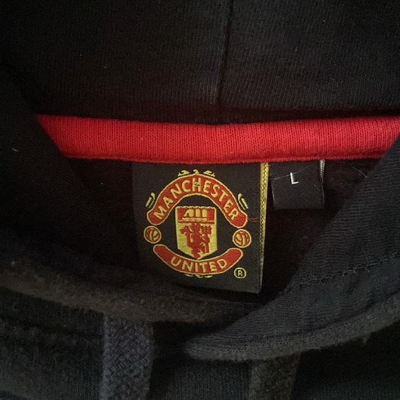 Manchester United Hoodie - Picture 3 of 5
